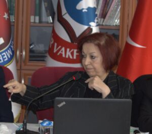 TÜRK AİLESİ’NE DÖNMELİYİZ