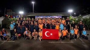 TÜRK KURTARMA EKİPLERİNE MADALYA.