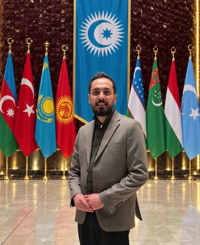 SATRANÇ TAHTASINDAKİ TÜRK